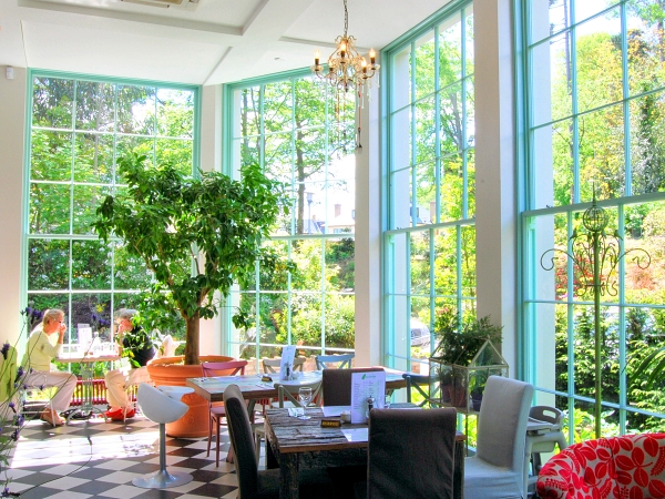 Photograph of the restaurant in Fern House Avoca Handweavers featuring beautiful bespoke panelled sash windows.